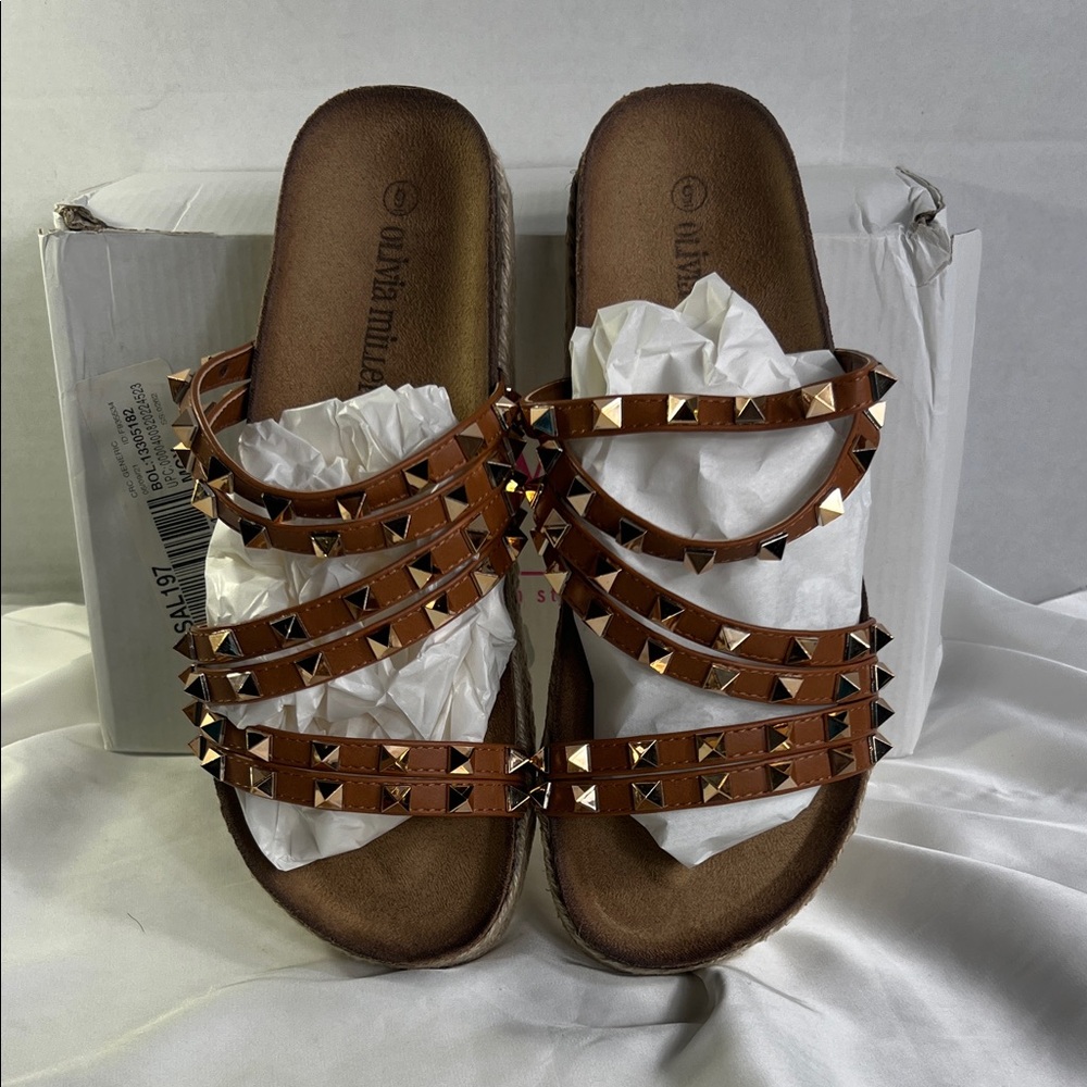 Olivia Miller Women’s Tan Studded Flat Sandals‎ Size 9 New